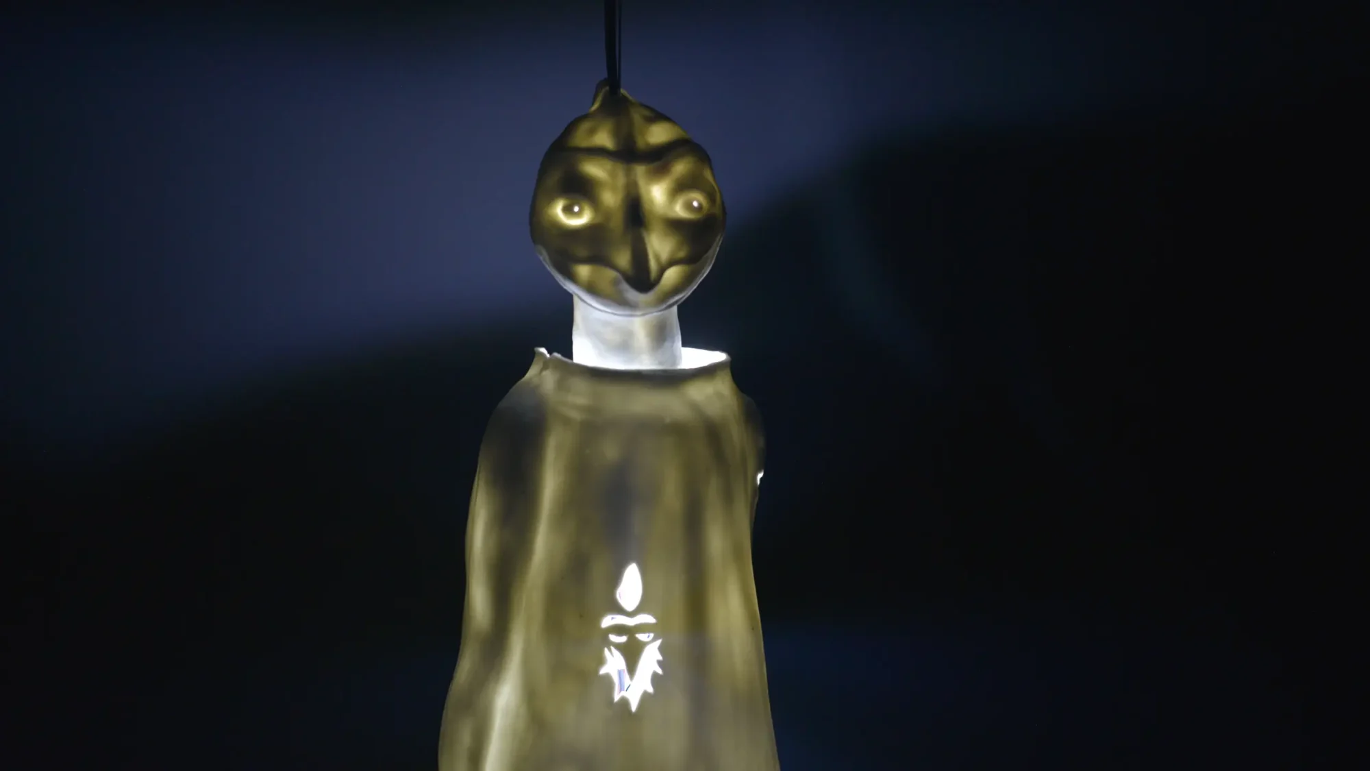 © NICOL Claire porcelaine lumiere porcelain ceramic ceramique nature sculpture exposition exhibition art contemporain France bretagne lorient estampe xylographie installation contemporary artist artiste lorient