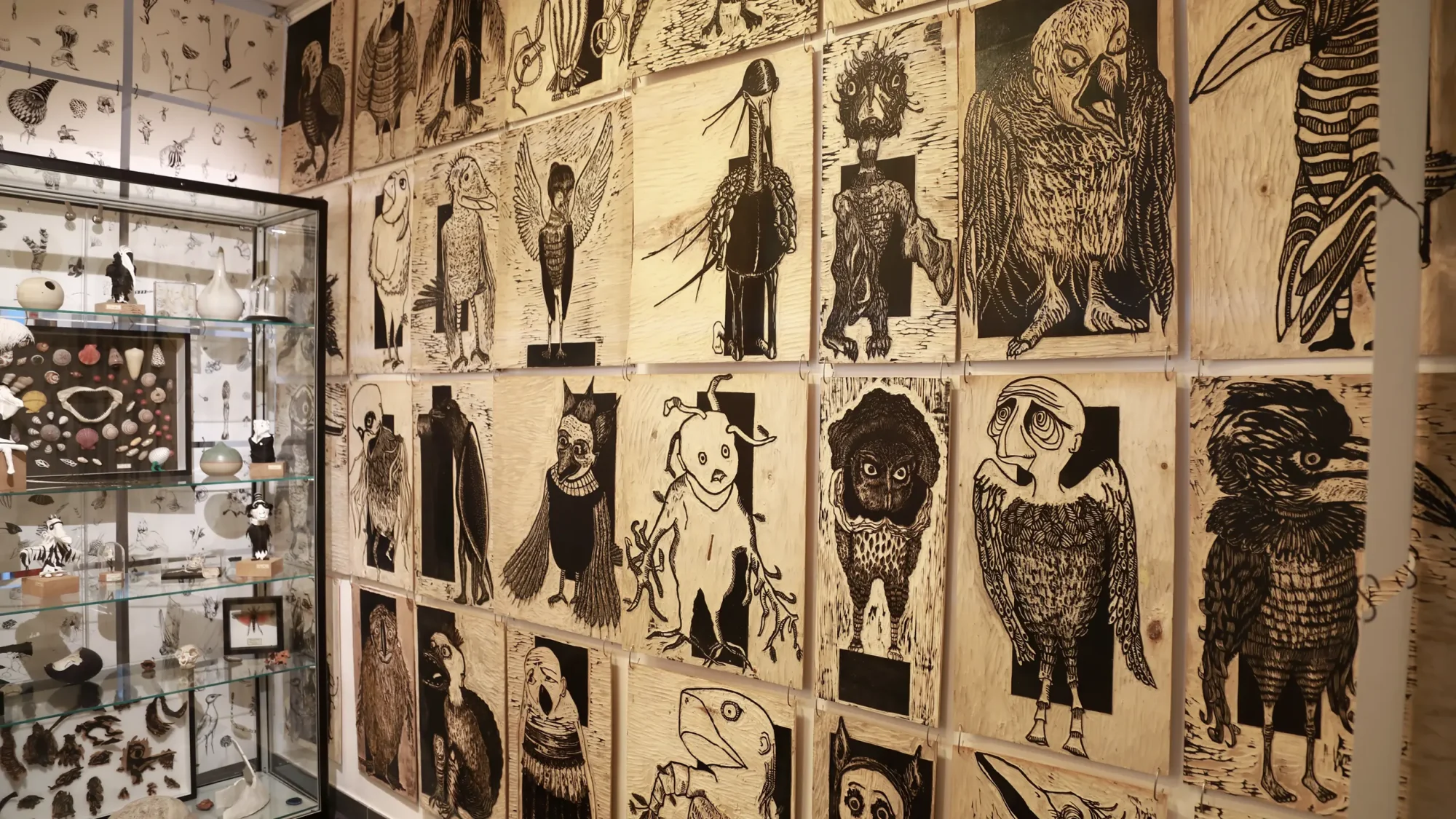 gravure nature sculpture exposition exhibition art contemporain France bretagne lorient estampe xylographie installation contemporary artist artiste lorient woodcut gravure bois prints print dessins draws naturalistes naturalist