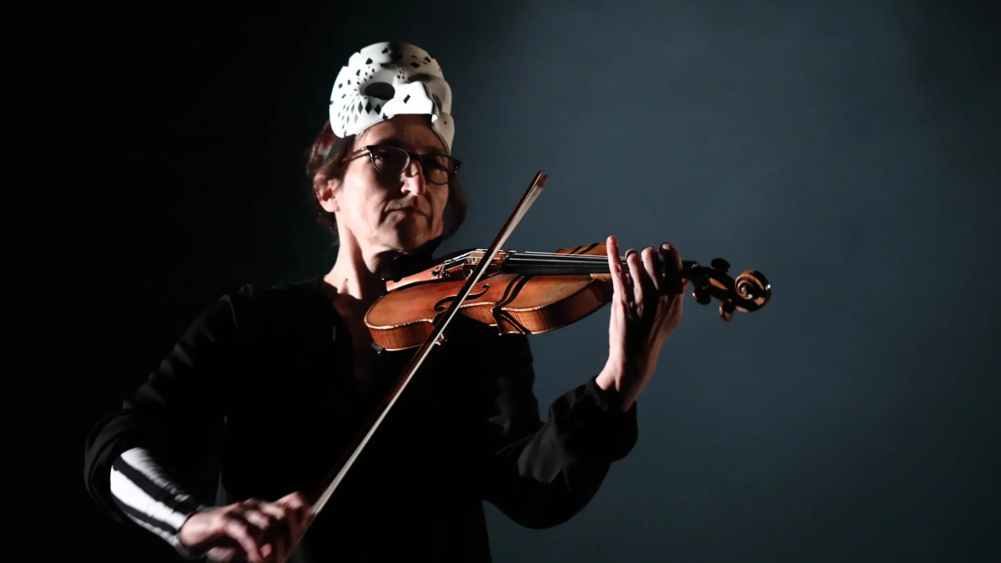 exposition exhibition art contemporain France bretagne performance séné lorient estampe xylographie installation spectacle danse mime théâtre dance theater music musique art transversal scenography scénographie costume contemporary artist artiste