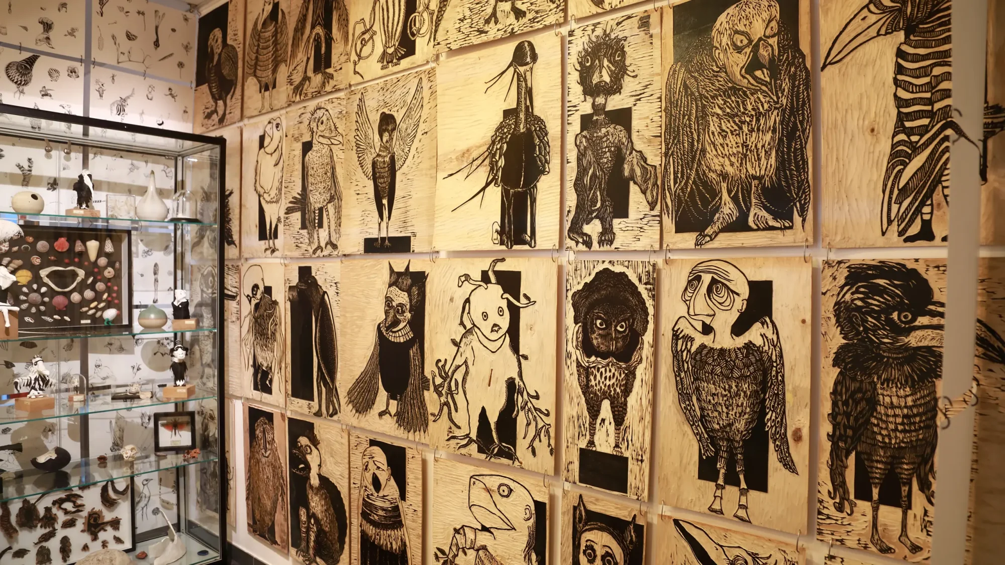 gravure nature sculpture exposition exhibition art contemporain France bretagne lorient estampe xylographie installation contemporary artist artiste lorient woodcut gravure bois prints print dessins draws naturalistes naturalist