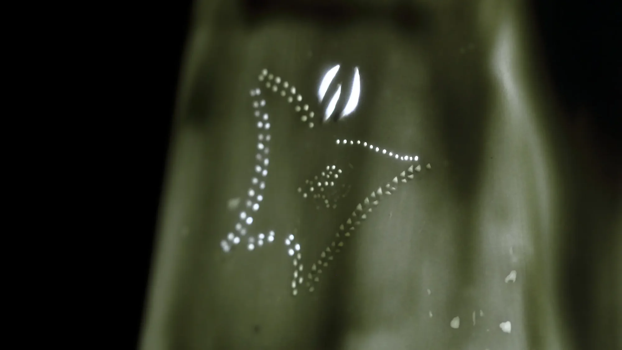 porcelaine lumiere porcelain ceramic ceramique nature sculpture exposition exhibition art contemporain France bretagne lorient estampe xylographie installation contemporary artist artiste lorient