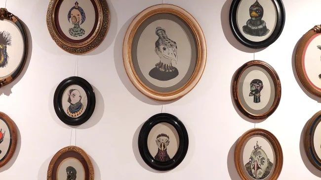 gravure nature sculpture exposition exhibition art contemporain France bretagne lorient estampe xylographie installation étrange mystère curieux cabinet wunderkammer beauty déco art décoration cadre ancien Napoléon III contemporary artist artiste lorient woodcut gravure bois prints print