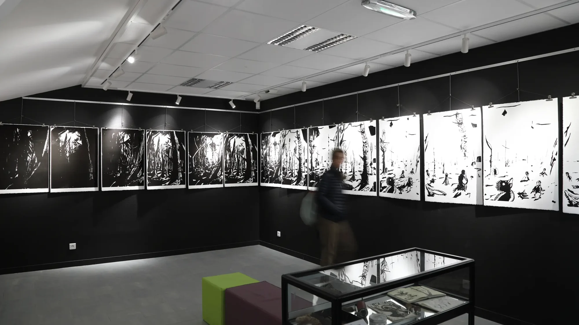 Forêt gravure nature forest sculpture exposition exhibition art contemporain France bretagne lorient estampe xylographie installation contemporary artist artiste