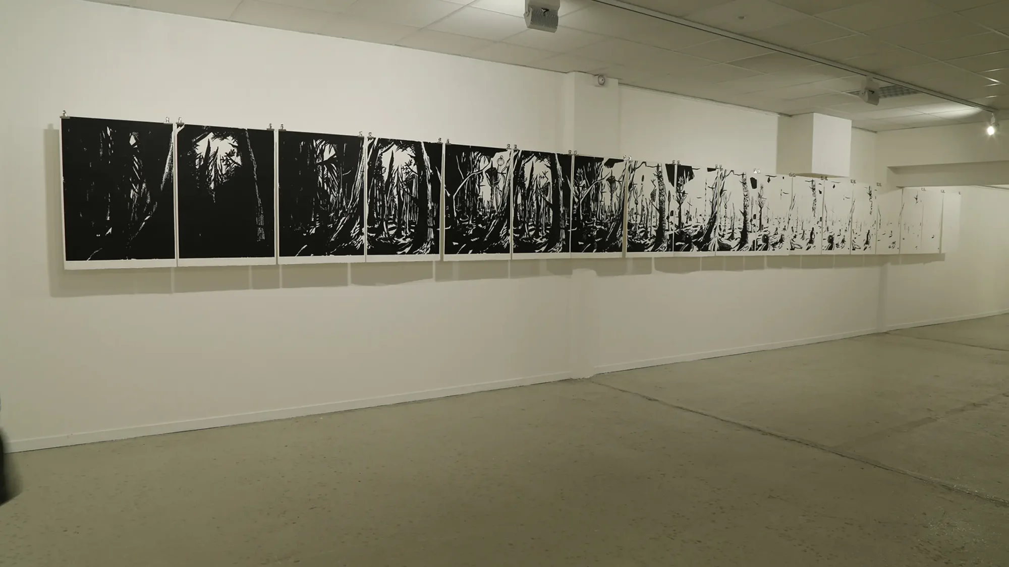 Forêt gravure nature forest sculpture exposition exhibition art contemporain France bretagne lorient estampe xylographie installation contemporary artist artiste